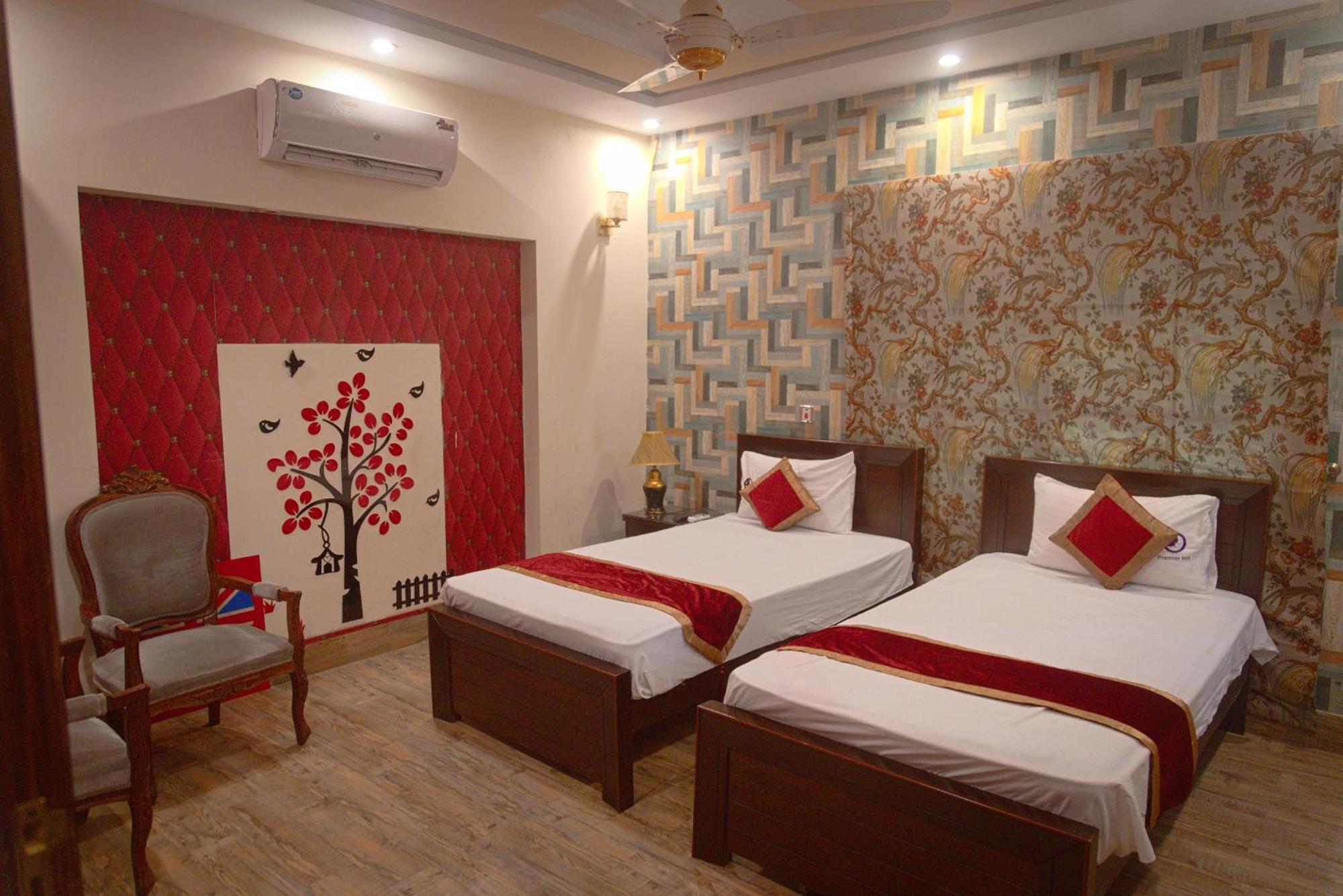 Premier Inn Johar Town Лахор Экстерьер фото