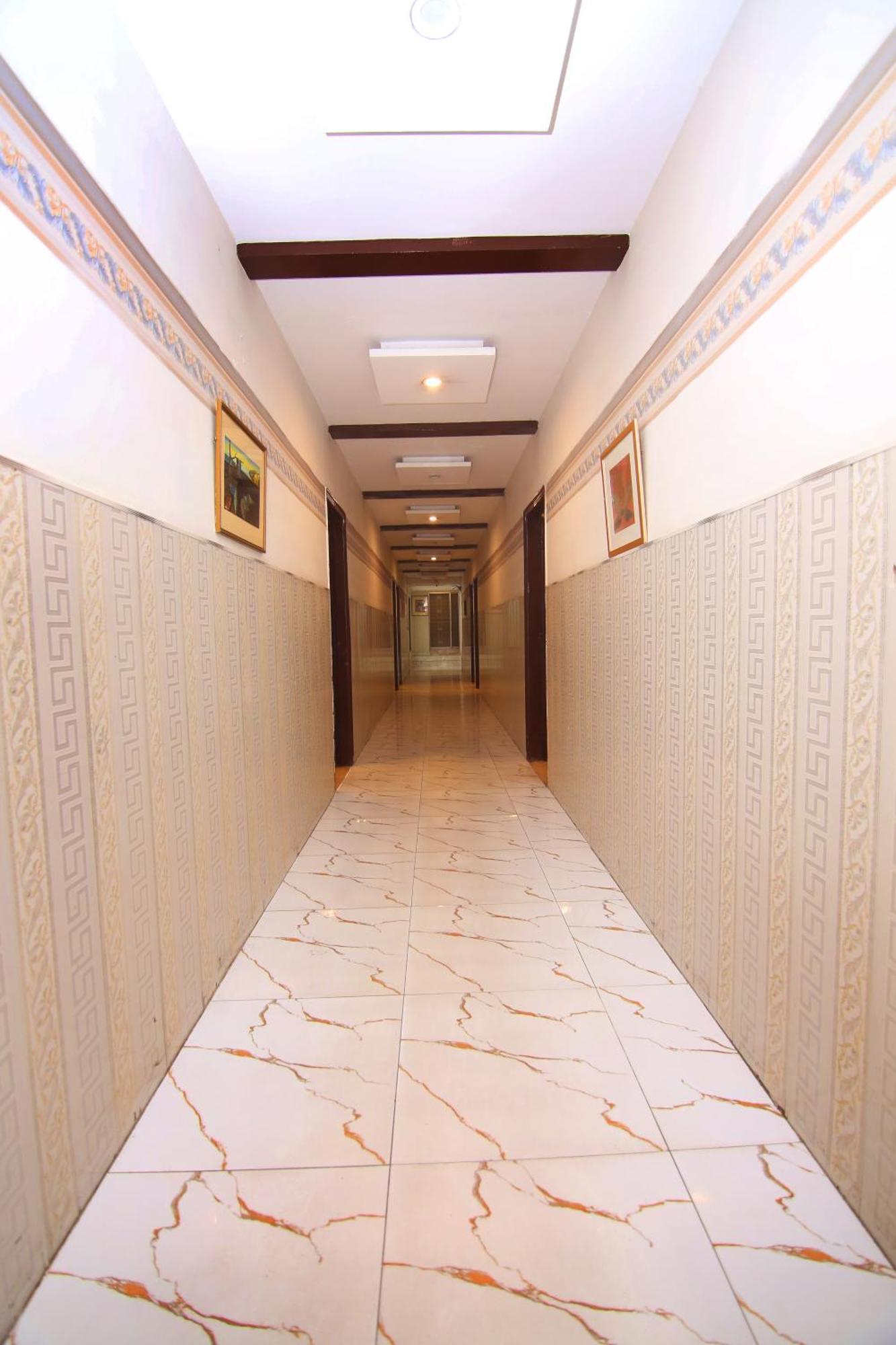 Premier Inn Johar Town Лахор Экстерьер фото