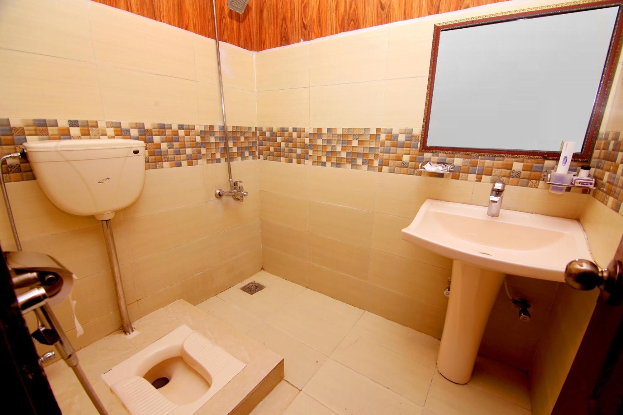 Premier Inn Johar Town Лахор Экстерьер фото