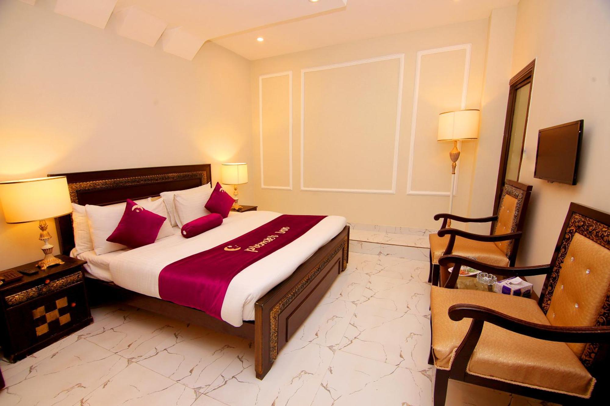 Premier Inn Johar Town Лахор Экстерьер фото
