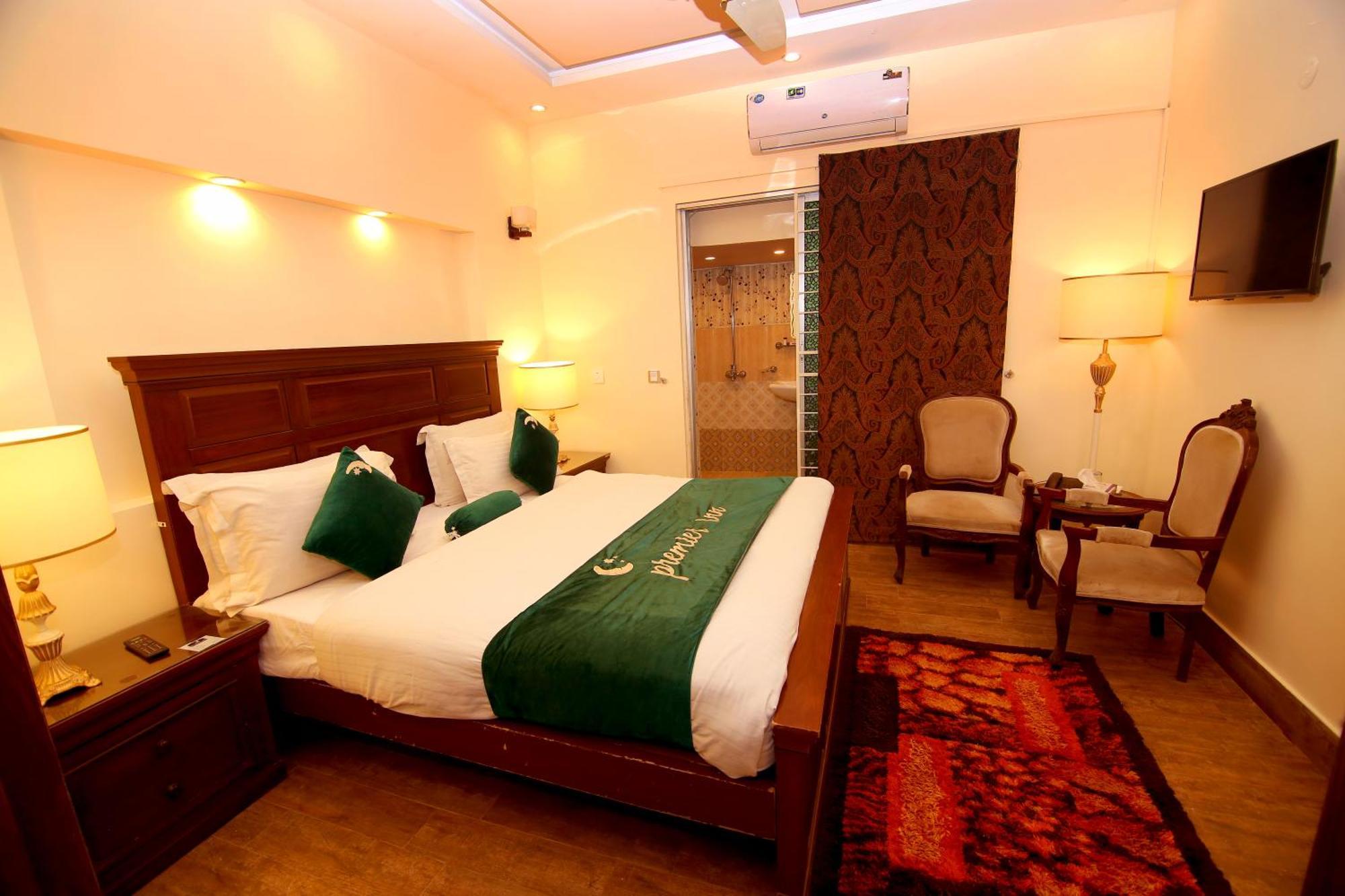 Premier Inn Johar Town Лахор Экстерьер фото