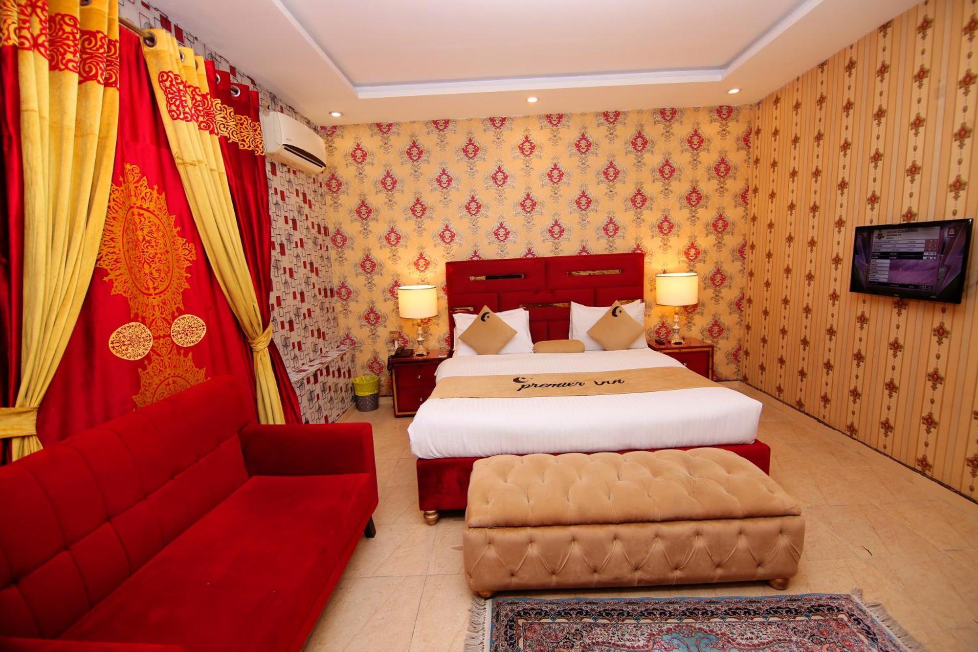 Premier Inn Johar Town Лахор Экстерьер фото