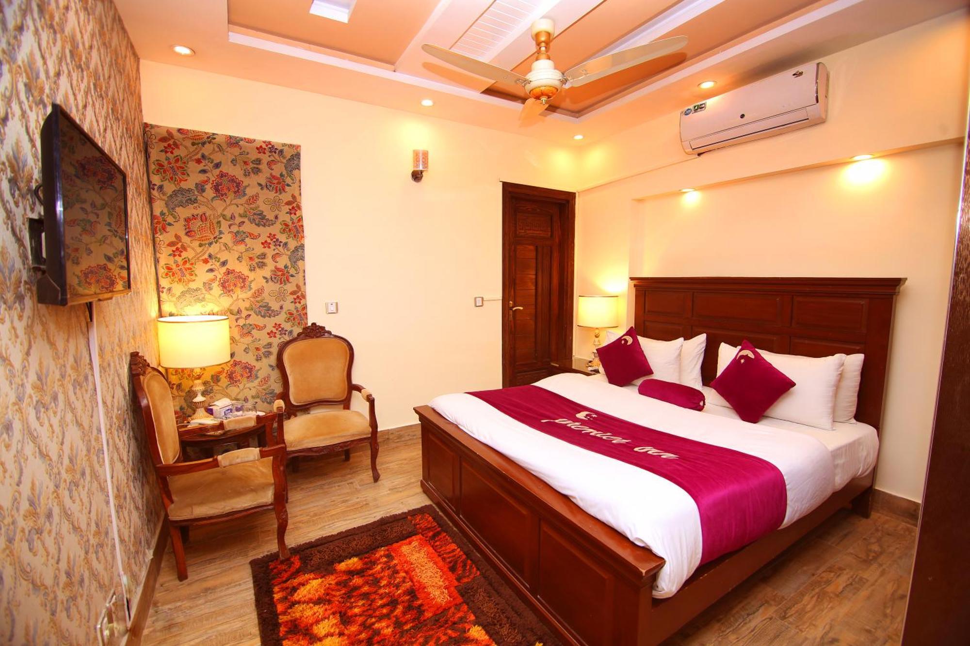 Premier Inn Johar Town Лахор Экстерьер фото
