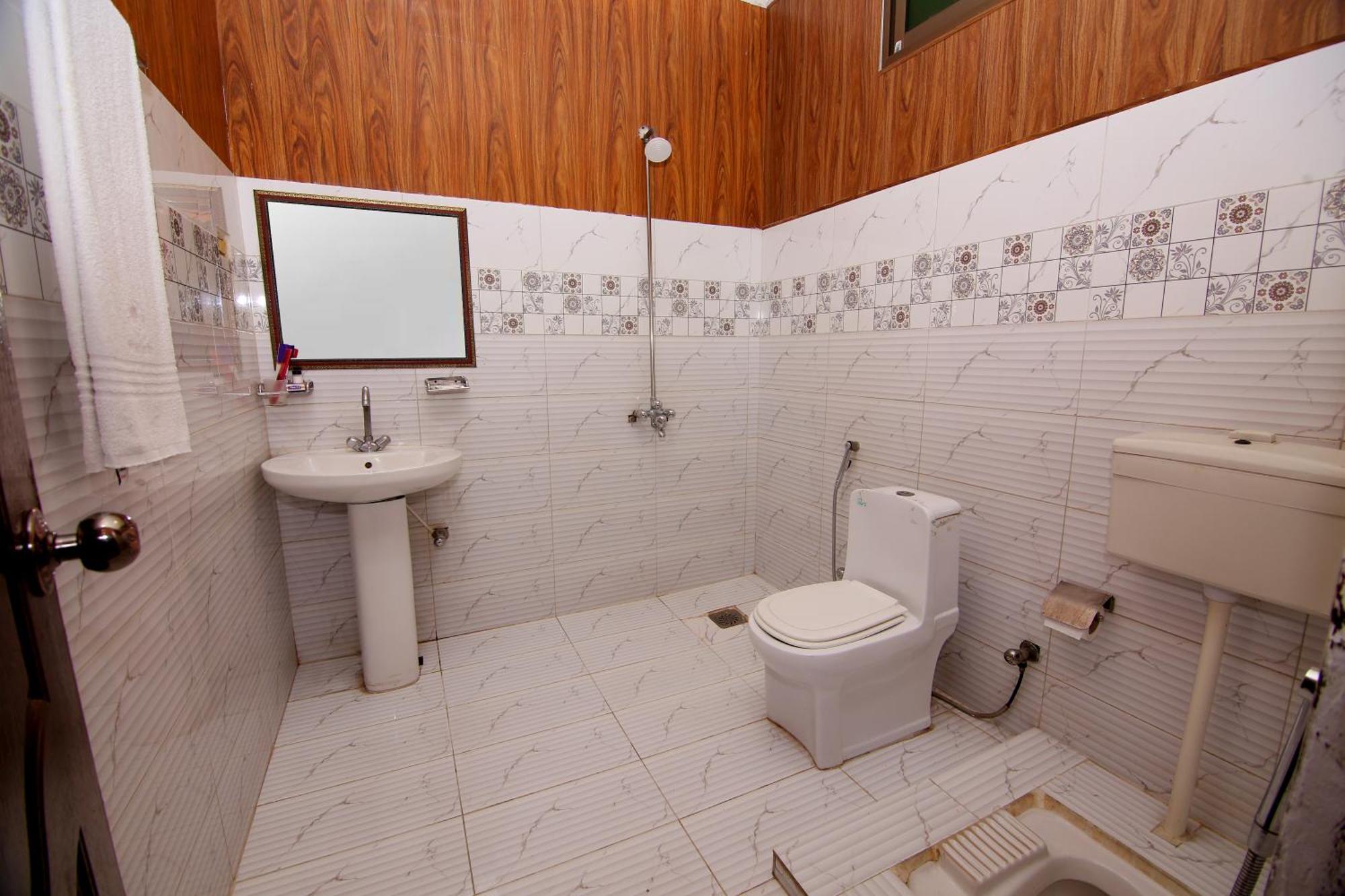 Premier Inn Johar Town Лахор Экстерьер фото